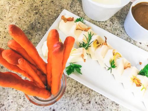 Makanan di atau berdekatan hotel