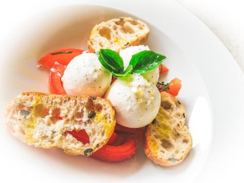 Makanan di atau berdekatan hotel