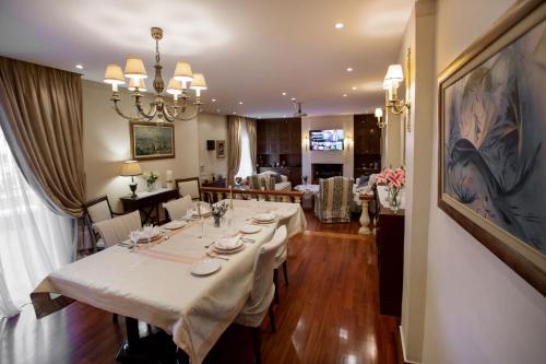 Exceptional Villa in Voula near the sea