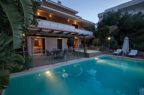 Exceptional Villa in Voula near the sea