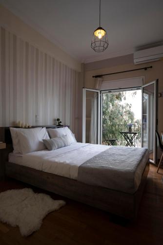 COZY APT NEXT TO METRO AND CLOSE TO ACROPOLIS!