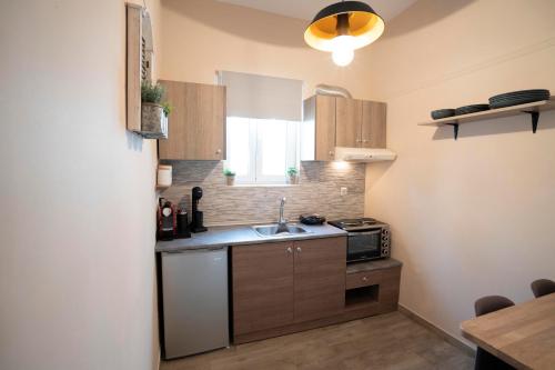COZY APT NEXT TO METRO AND CLOSE TO ACROPOLIS!
