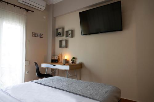 COZY APT NEXT TO METRO AND CLOSE TO ACROPOLIS!