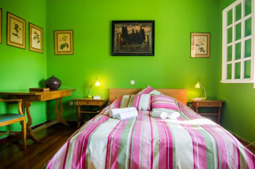 Кровать или кровати в номере Country Villa Peloponnese with tennis court and pool