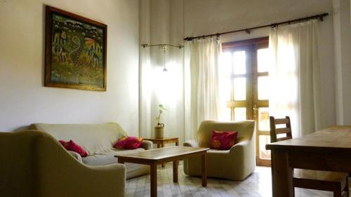 Χώρος καθιστικού στο Slipway Mathra Service Apartments