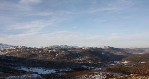 Ein allgemeiner Bergblick oder ein Berglick von des Hotels aus