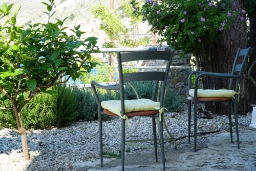 Jardín al aire libre en Apartment Gialos
