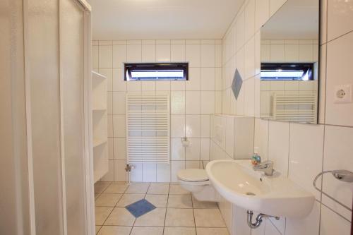 Ένα μπάνιο στο UplandParcs Dumel - gemütliches Haus in zentrumsnähe