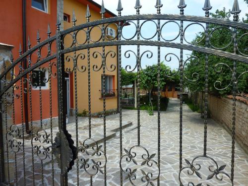 Galeriebild der Unterkunft Villa Gamma in Pavel Banya