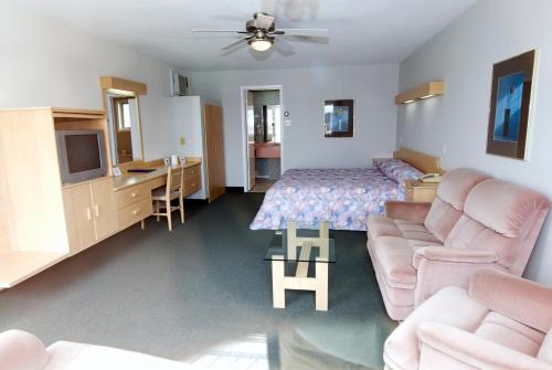 Posezení v ubytování Daigle's Motel