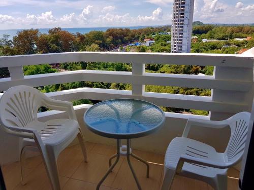 Balkoni atau teres di Rayong Condochain 325