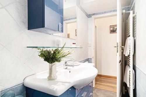 Ванная комната в Bologna Zanolini Apartment