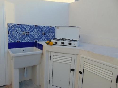 A bathroom at La Campanella Lipari