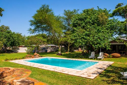 Piscina a Biweda Nguni Lodge o a prop