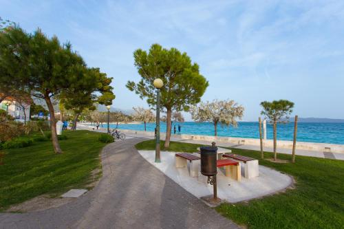 Seafront apartment in historical Cippico castle