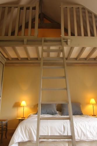 Krevet ili kreveti na kat u jedinici u objektu La Grange au Manoir