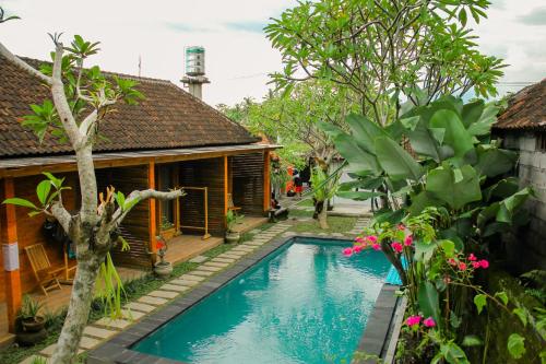 Bazén v ubytování Dedeane ubud nebo v jeho okolí
