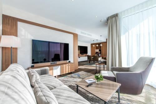 TV a/nebo společenská místnost v ubytování FÄHRHAUS Koblenz