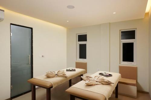 Spa and/or other wellness facilities at The Acacia Morjim