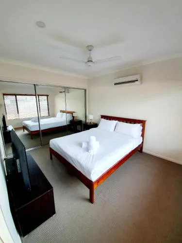 3 bedroom central home picture