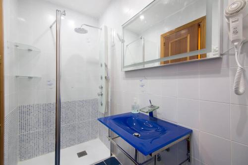 Vonios kambarys apgyvendinimo įstaigoje Nice 2 bedrooms Madrid downtown
