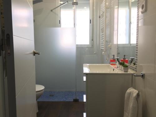Koupelna v ubytování Nice apartment 80 meters from the beach