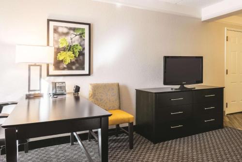 La Quinta by Wyndham Orlando Airport North Image