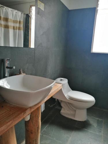 Hostal Viña Malvaにあるバスルーム