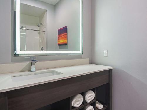 Ванная комната в La Quinta by Wyndham Dallas - Wylie
