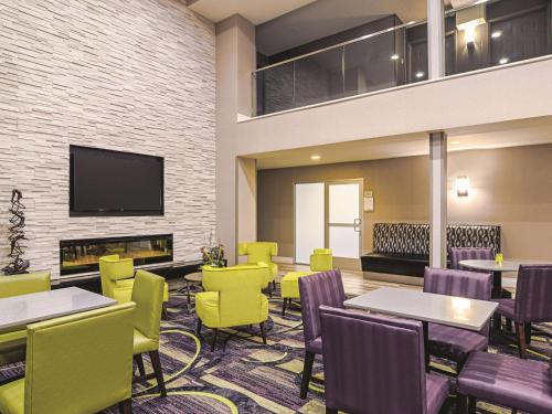 La Quinta by Wyndham Denver Airport DIA Image