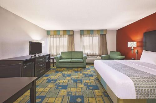 TV o dispositivi per l'intrattenimento presso La Quinta Inn by Wyndham Toledo Perrysburg