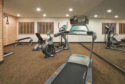 
The fitness center and/or fitness facilities at La Quinta Inn by Wyndham Sheboygan
