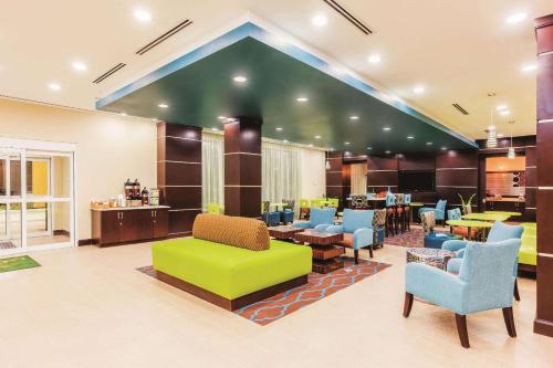 La Quinta by Wyndham Cotulla – Photos 5