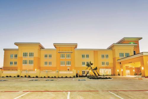 La Quinta by Wyndham Cotulla – Photos 3