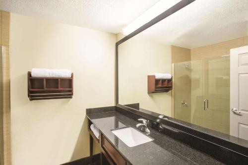 Imagen de la galería de La Quinta by Wyndham Conference Center Prescott, en Prescott