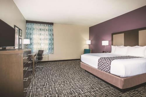 Кровать или кровати в номере La Quinta by Wyndham La Verkin - Gateway to Zion