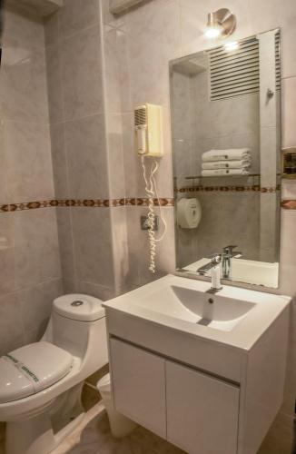 Koupelna v ubytování Hotel Lexus
