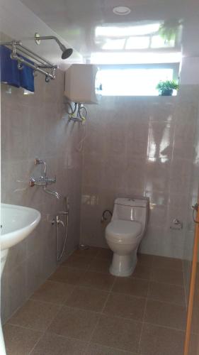 Bilik mandi di Yashita Homestay