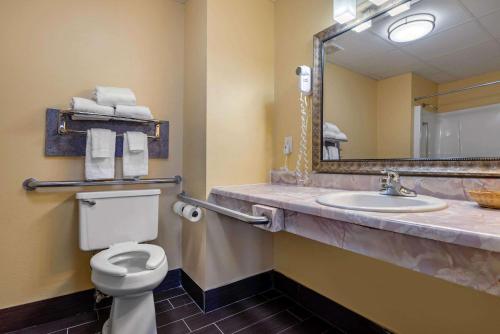 A bathroom at Econo Lodge
