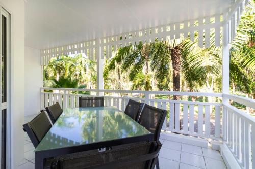 Κήπος έξω από το The White House Port Douglas