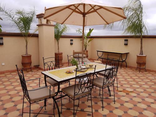 Un patio o zona al aire libre en Riad Espressino exclusive Marrakech