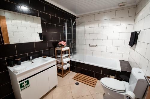 Koupelna v ubytování Vista do Cais