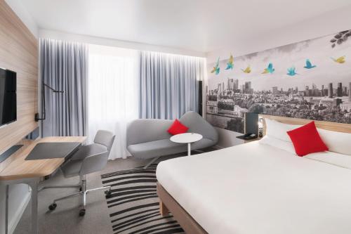 Novotel London Excel Image