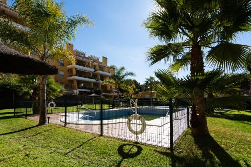 Bazén v ubytování Casa en el Puerto de Santa Maria Solo familias o grupo mayores de 25 años nebo v jeho okolí