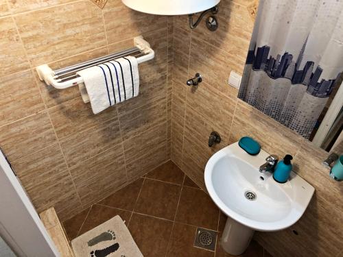 Sailor House tesisinde bir banyo