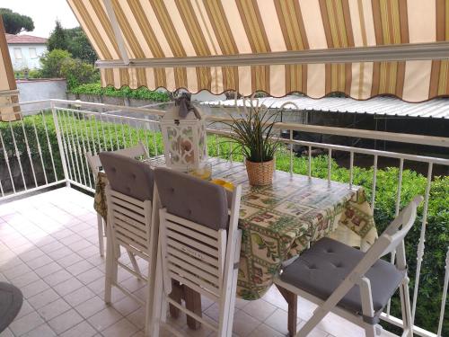 Balcone o terrazza di Le Palme 98 "Casa Vacanze"