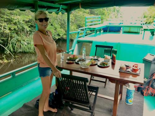 Φωτογραφία από το άλμπουμ του Orang Utan Houseboat 2 σε Kumai