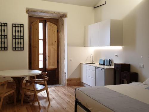 Kuchyň nebo kuchyňský kout v ubytování Casa da Baixa by PURUS