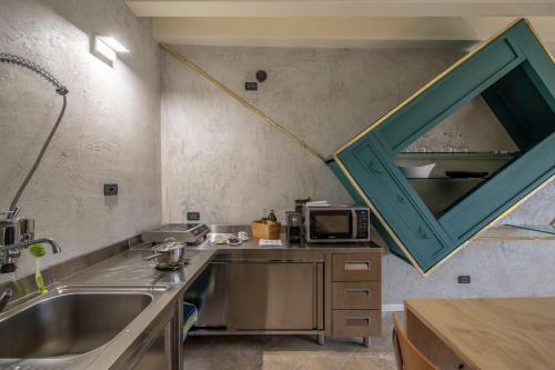 100% DESIGN photo 3