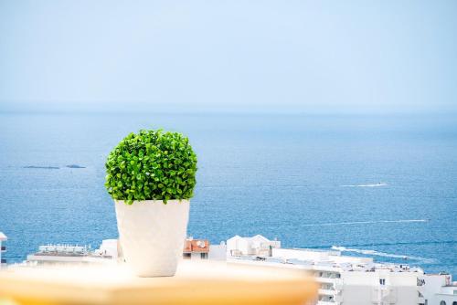 A general sea view or a sea view taken from Az apartmant